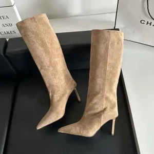 Kiana knähöga stövlar