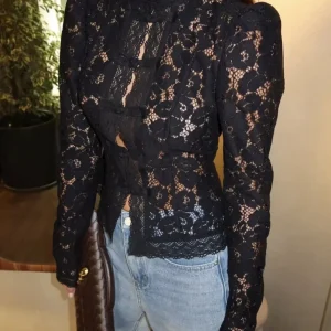 Mariana transparent spetsblus