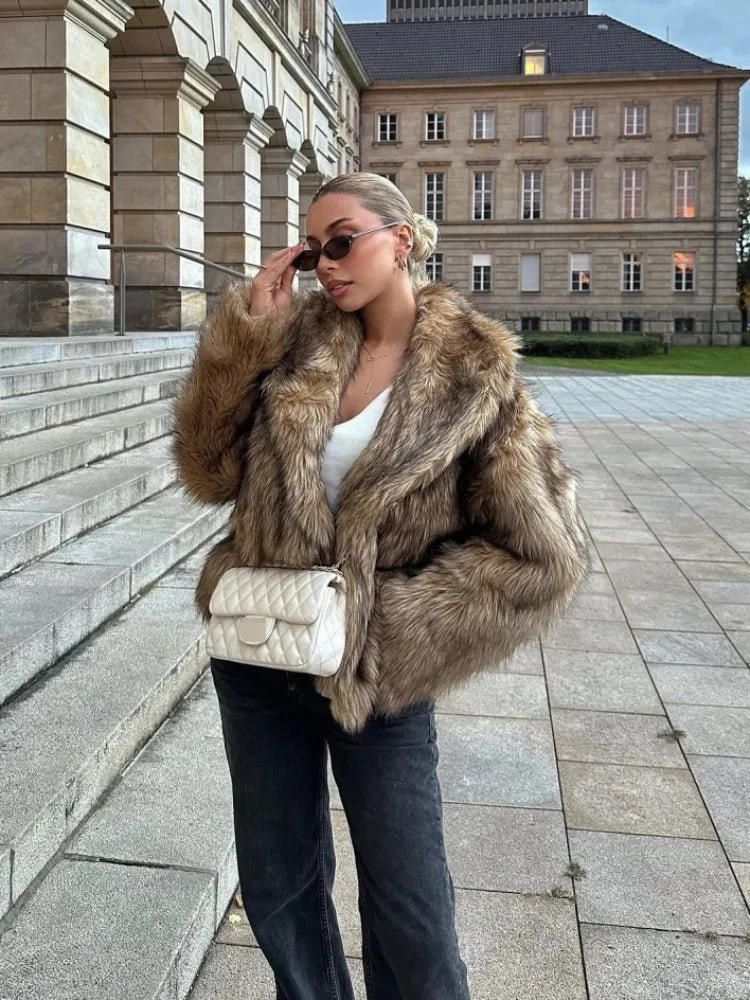 Ahlam Oversized fuskpälsrock